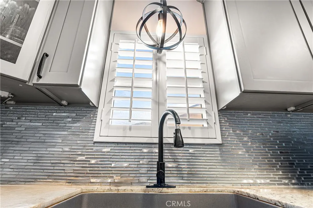 16330 S Caress Avenue, Compton, California 90221 home-pic-8